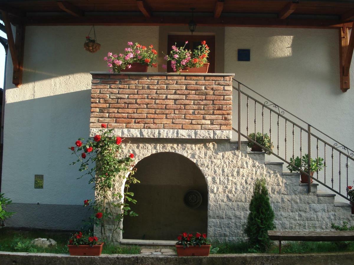 Holiday Home Ivana Pasjak Esterno foto